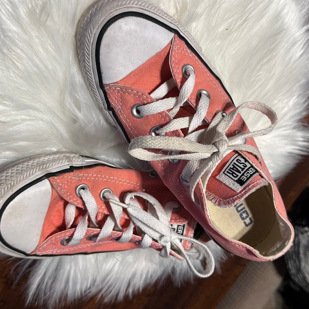 Converse Unisex Chuck Taylor All Stars (CTAS) OX Sneakers Peach M4 W6